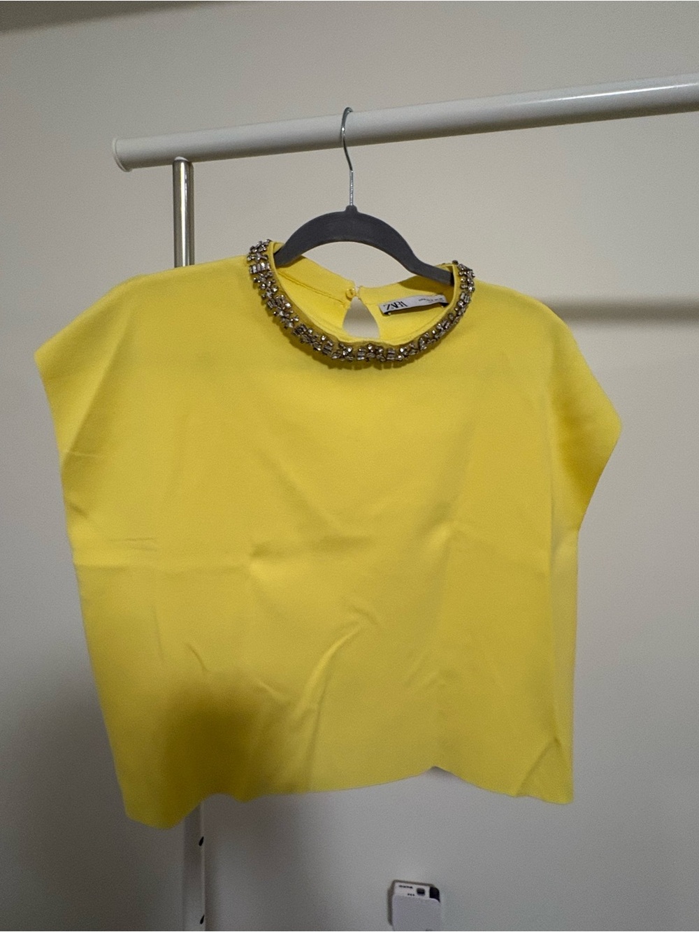 Zara Yellow Jeweled-Neck Cap Sleeve Crop Top - Picture 4 of 6